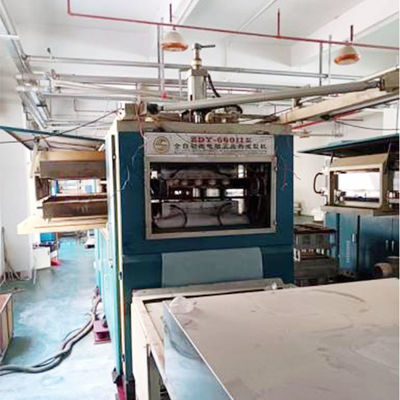 Máquina de termoformagem de copos usada de 8000 kg com largura máxima de 750 mm