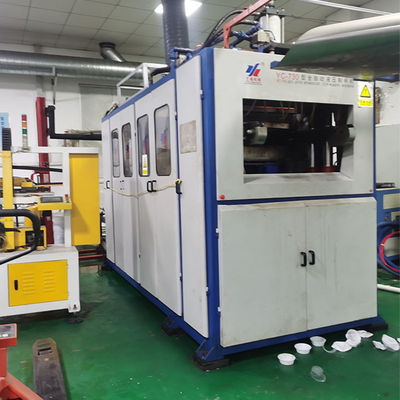 Máquina de termoformagem de plástico de 750 mm PP A água arrefecida