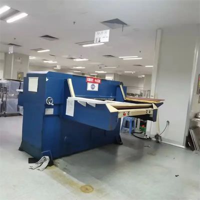 Máquina de corte hidráulica de precisão com alta pressão de corte e comprimento de corte de 1250 mm