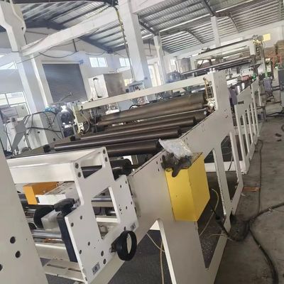 Máquina de extrusão de plástico personalizada com alta capacidade de extrusão e sistema de refrigeração por água