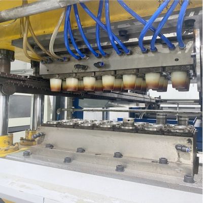 Máquina de copos de plástico descartável controlada por PLC com capacidade de 7000 kg de peso
